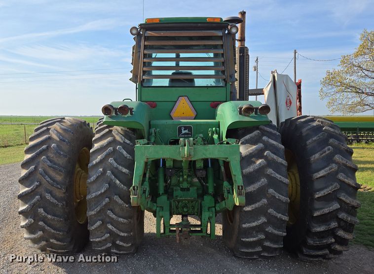 image for item EL5544 1982 John Deere 8650 4WD tractor