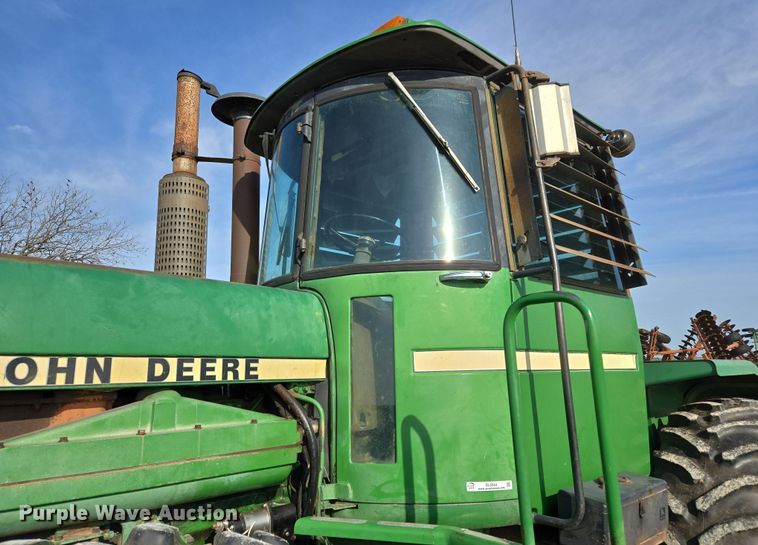 image for item EL5544 1982 John Deere 8650 4WD tractor