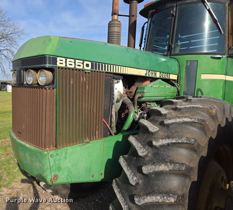 image for item EL5544 1982 John Deere 8650 4WD tractor