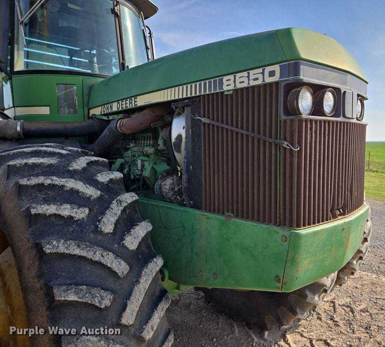 image for item EL5544 1982 John Deere 8650 4WD tractor