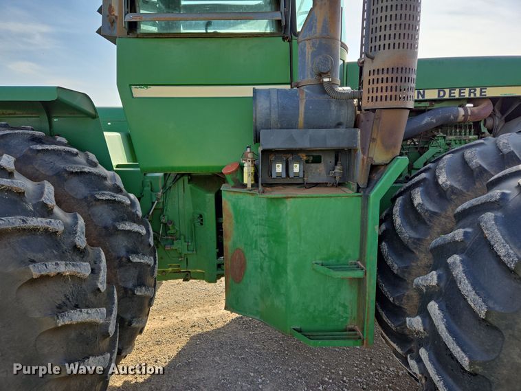 image for item EL5544 1982 John Deere 8650 4WD tractor