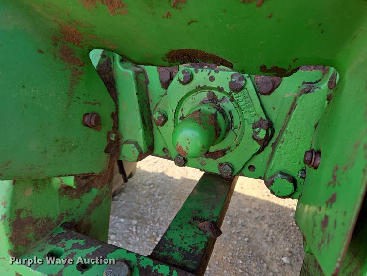 image for item EL5544 1982 John Deere 8650 4WD tractor