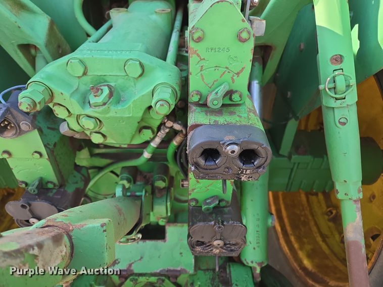 image for item EL5544 1982 John Deere 8650 4WD tractor