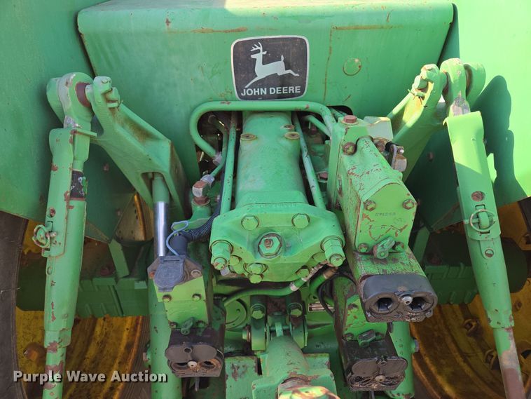 image for item EL5544 1982 John Deere 8650 4WD tractor