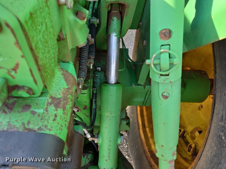 image for item EL5544 1982 John Deere 8650 4WD tractor