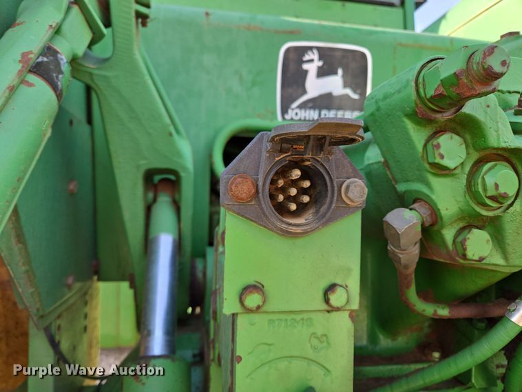 image for item EL5544 1982 John Deere 8650 4WD tractor