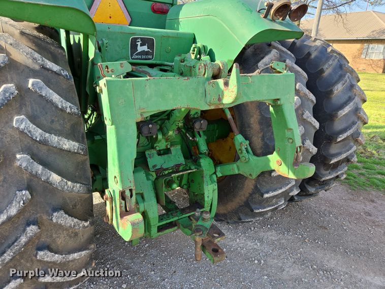 image for item EL5544 1982 John Deere 8650 4WD tractor