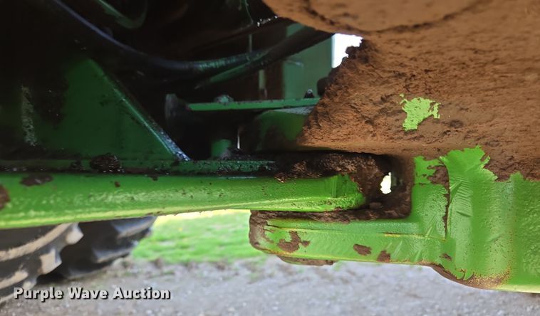 image for item EL5544 1982 John Deere 8650 4WD tractor