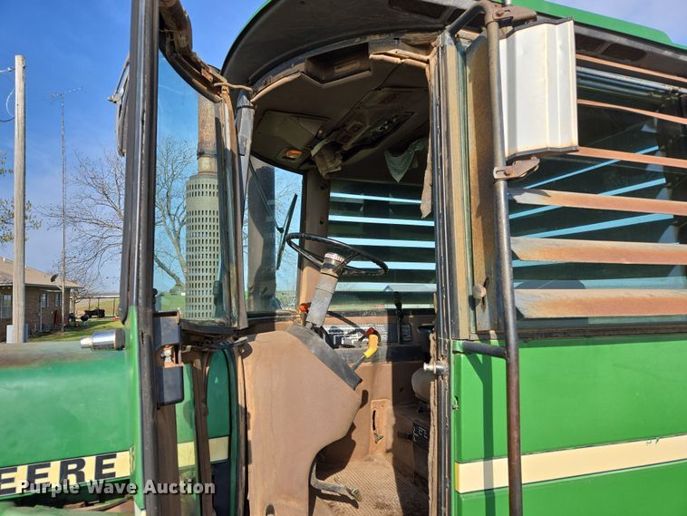 image for item EL5544 1982 John Deere 8650 4WD tractor