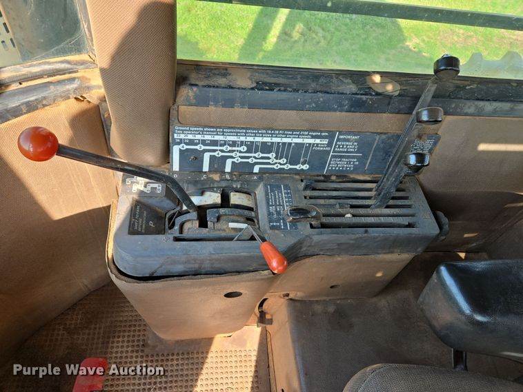 image for item EL5544 1982 John Deere 8650 4WD tractor