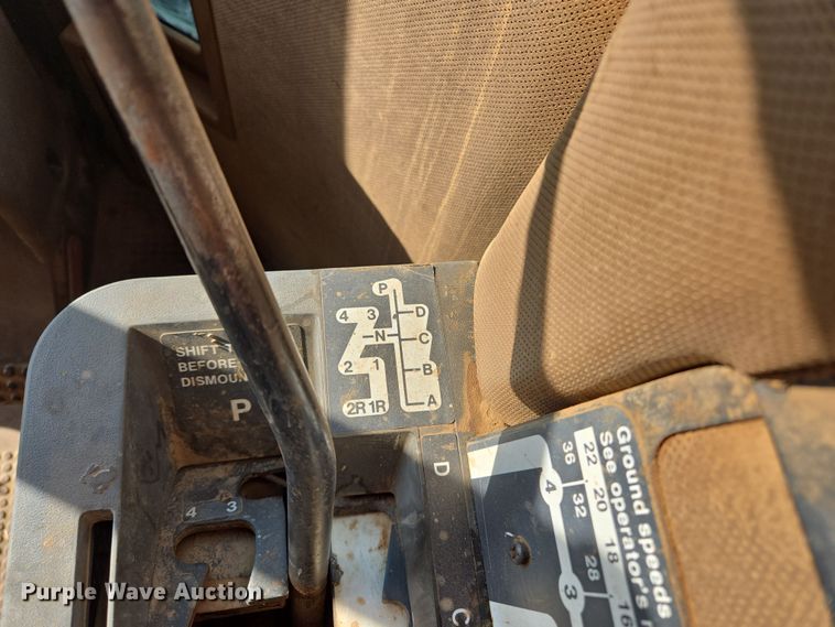 image for item EL5544 1982 John Deere 8650 4WD tractor