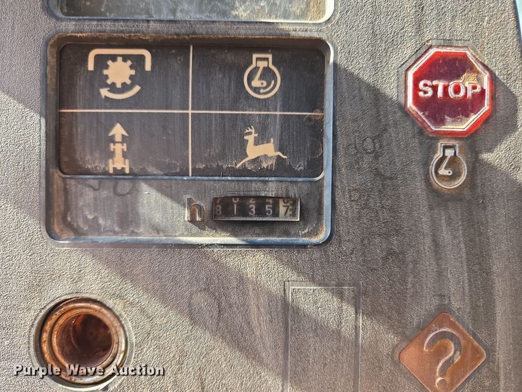 image for item EL5544 1982 John Deere 8650 4WD tractor