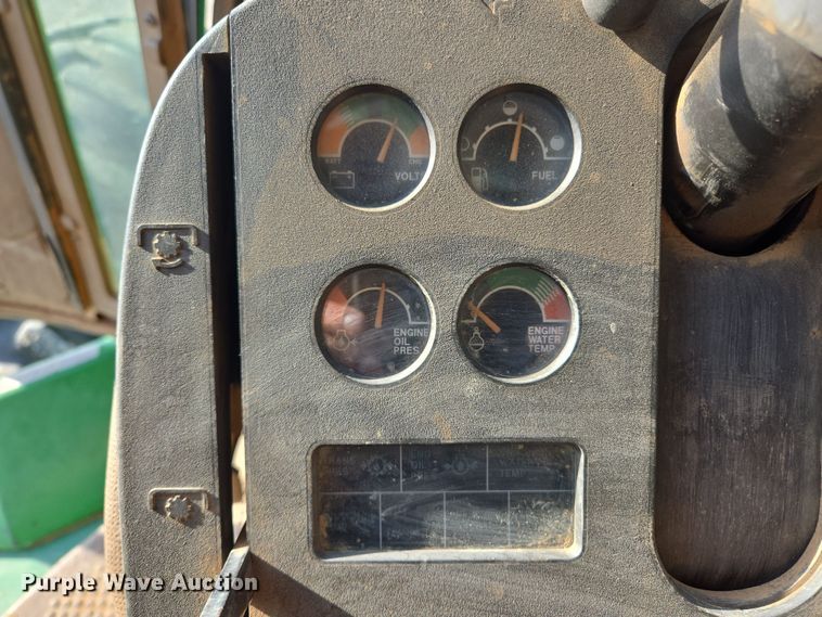 image for item EL5544 1982 John Deere 8650 4WD tractor