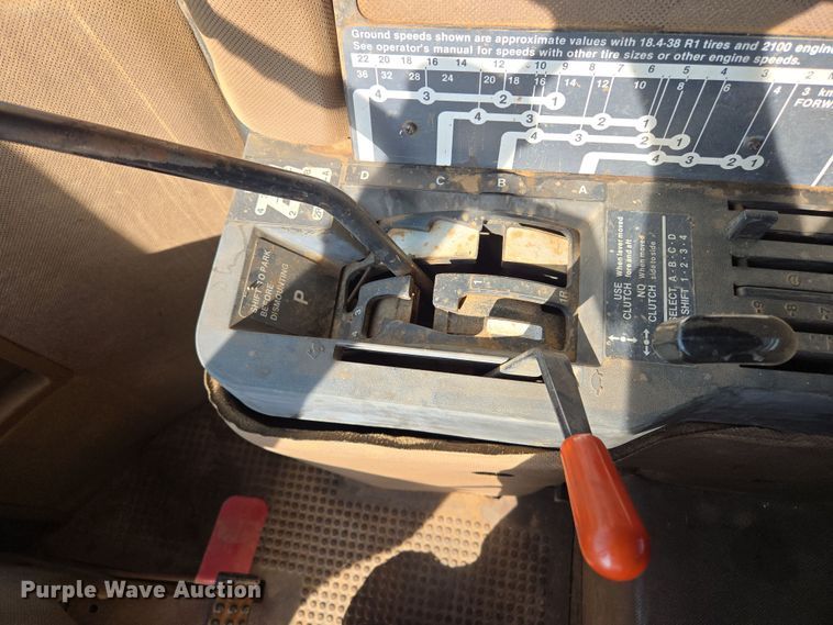 image for item EL5544 1982 John Deere 8650 4WD tractor