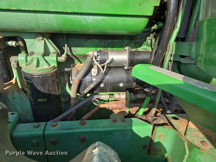 image for item EL5544 1982 John Deere 8650 4WD tractor