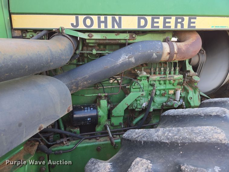 image for item EL5544 1982 John Deere 8650 4WD tractor