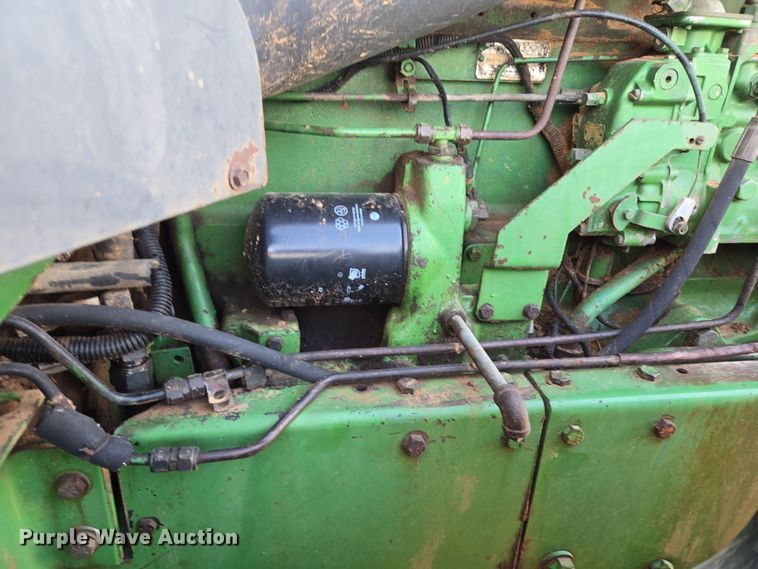 image for item EL5544 1982 John Deere 8650 4WD tractor