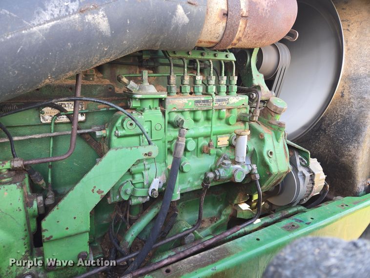 image for item EL5544 1982 John Deere 8650 4WD tractor