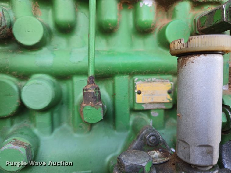 image for item EL5544 1982 John Deere 8650 4WD tractor