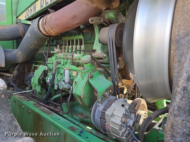 image for item EL5544 1982 John Deere 8650 4WD tractor