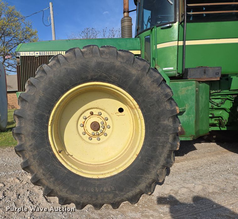 image for item EL5544 1982 John Deere 8650 4WD tractor