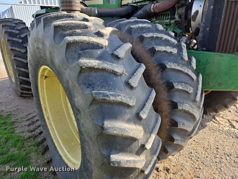 image for item EL5544 1982 John Deere 8650 4WD tractor