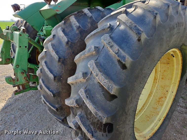 image for item EL5544 1982 John Deere 8650 4WD tractor