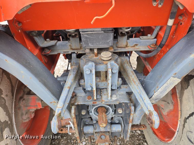 image for item EM6013 Kubota B2400 HFWD tractor