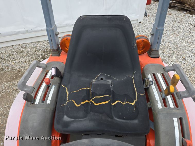 image for item EM6013 Kubota B2400 HFWD tractor