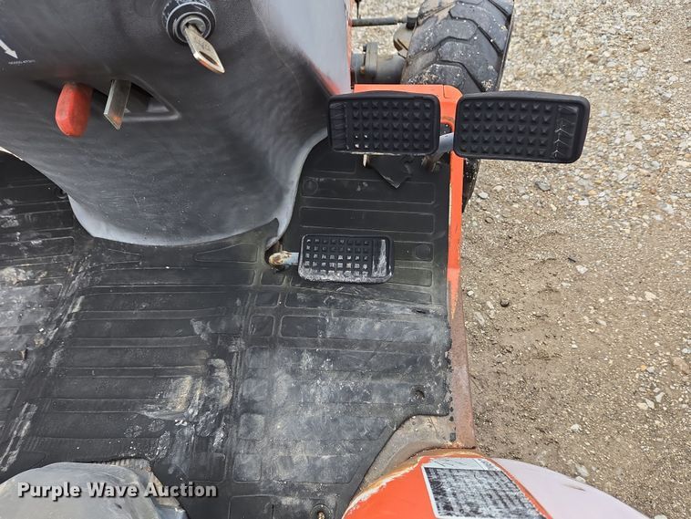 image for item EM6013 Kubota B2400 HFWD tractor