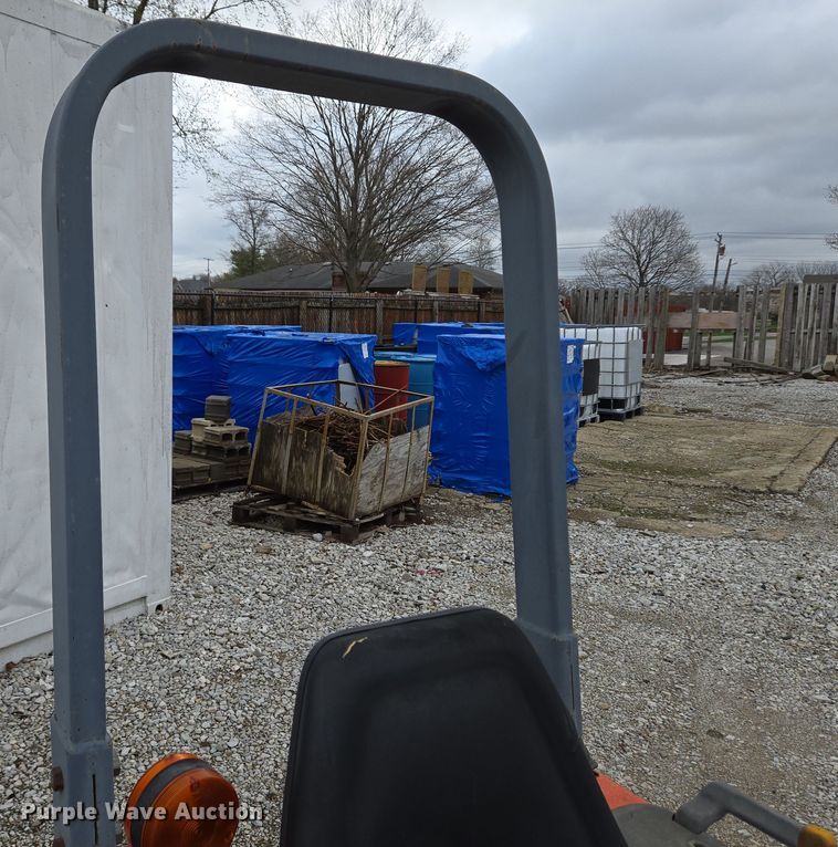 image for item EM6013 Kubota B2400 HFWD tractor