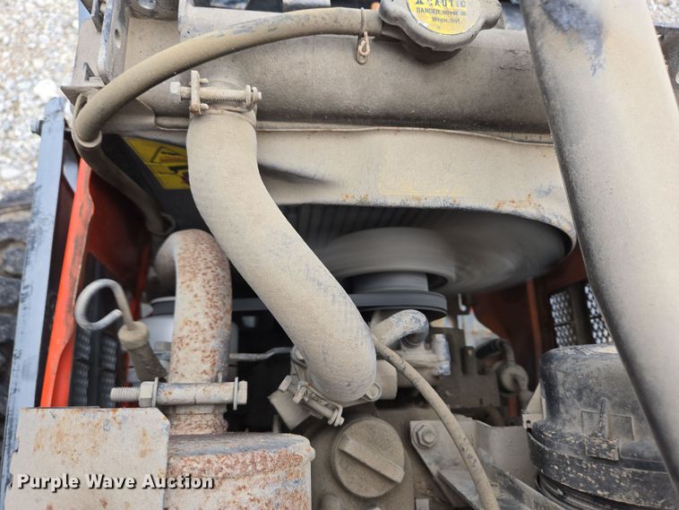 image for item EM6013 Kubota B2400 HFWD tractor