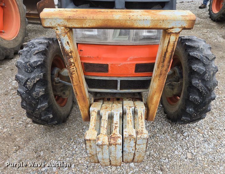 image for item EM6014 Kubota L2900 HFWD tractor