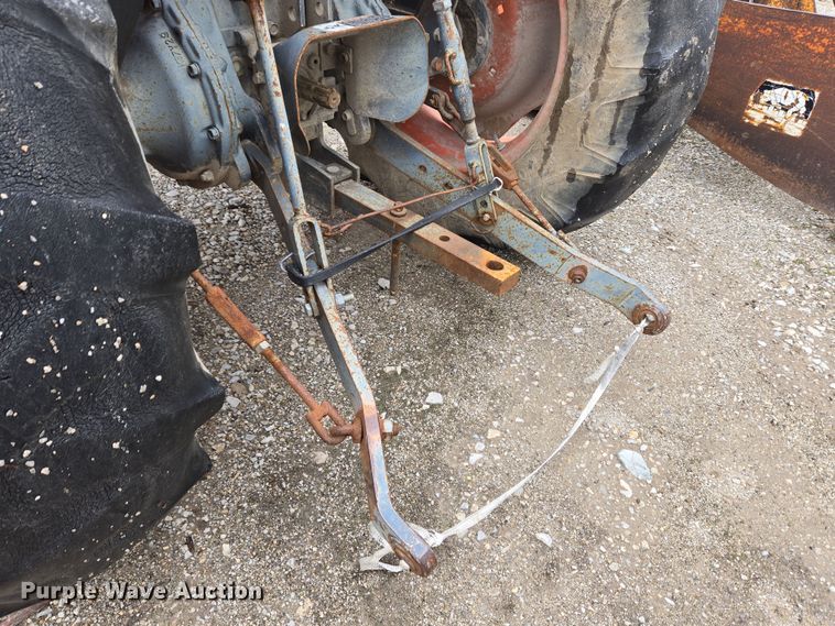 image for item EM6014 Kubota L2900 HFWD tractor