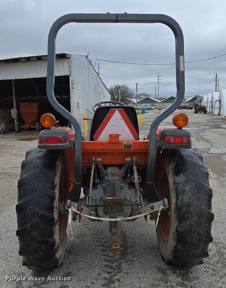image for item EM6014 Kubota L2900 HFWD tractor