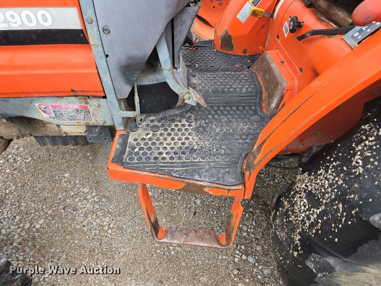 image for item EM6014 Kubota L2900 HFWD tractor