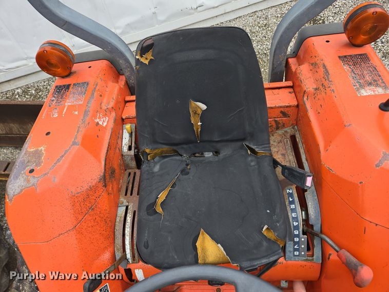 image for item EM6014 Kubota L2900 HFWD tractor