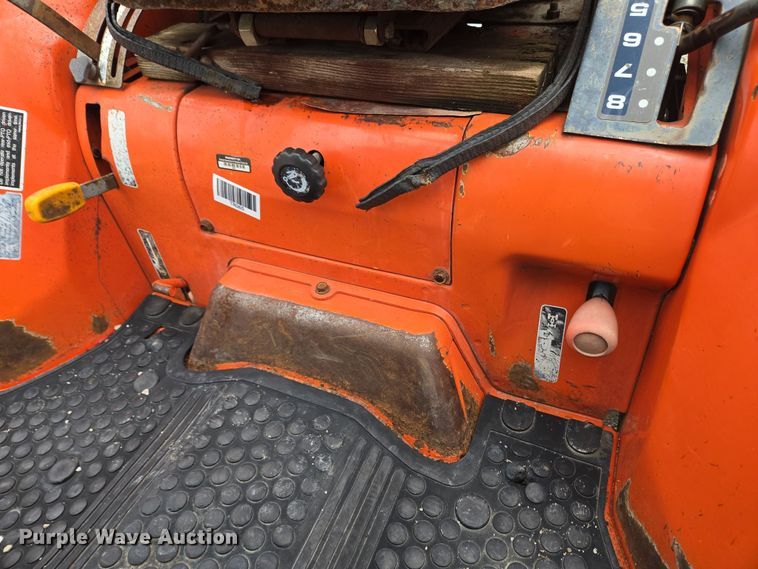 image for item EM6014 Kubota L2900 HFWD tractor