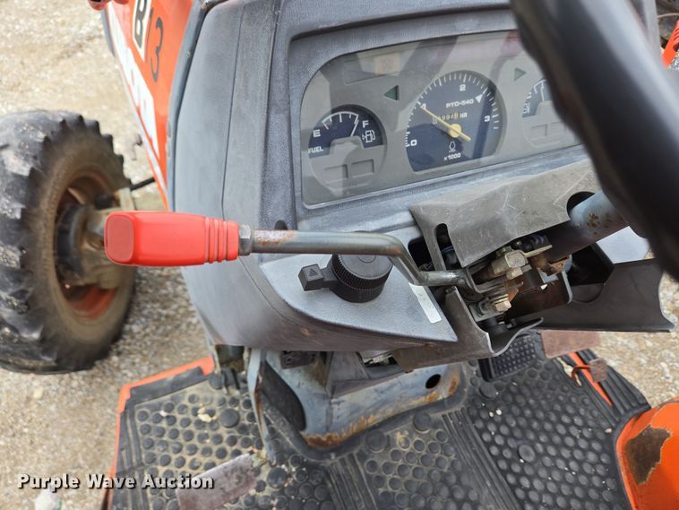 image for item EM6014 Kubota L2900 HFWD tractor