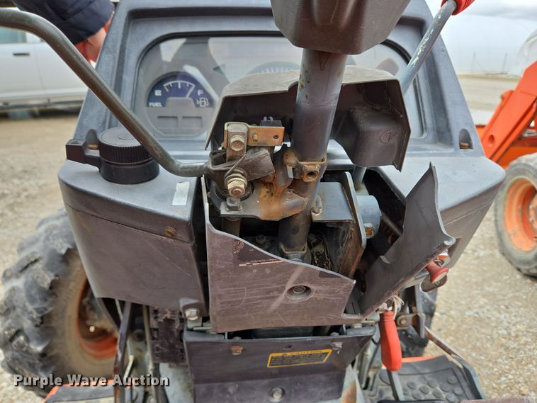 image for item EM6014 Kubota L2900 HFWD tractor