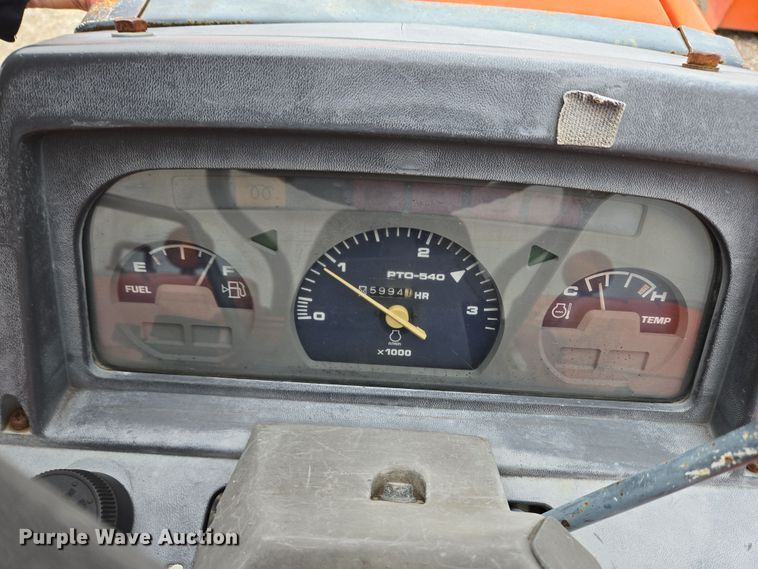 image for item EM6014 Kubota L2900 HFWD tractor