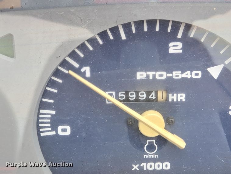 image for item EM6014 Kubota L2900 HFWD tractor