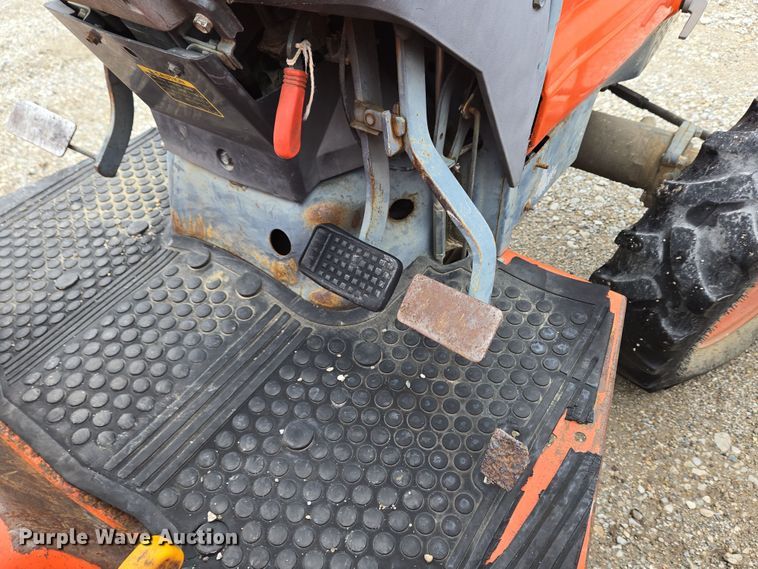 image for item EM6014 Kubota L2900 HFWD tractor