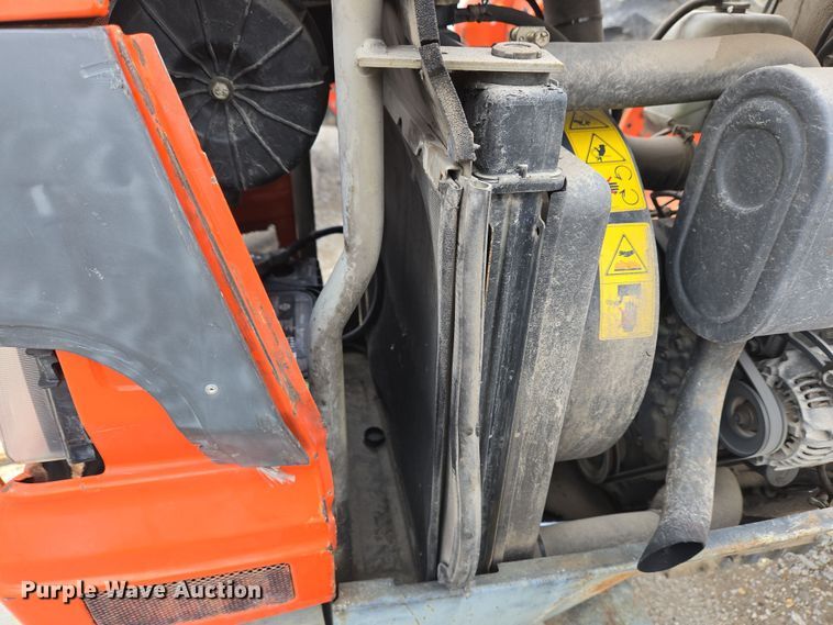 image for item EM6014 Kubota L2900 HFWD tractor