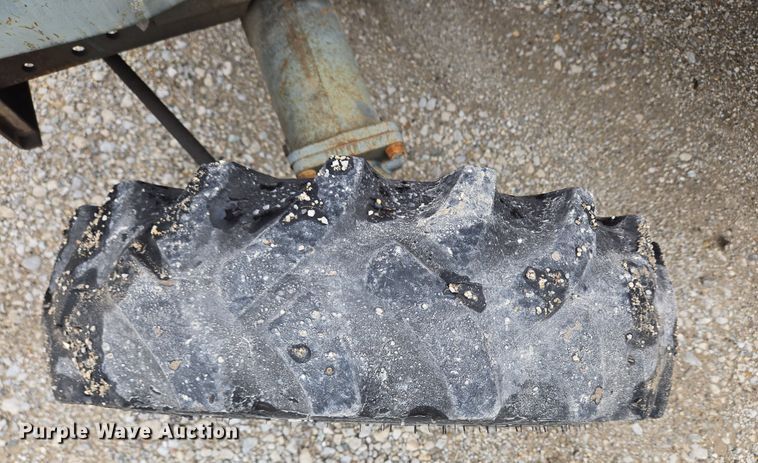 image for item EM6014 Kubota L2900 HFWD tractor