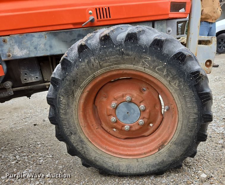 image for item EM6014 Kubota L2900 HFWD tractor
