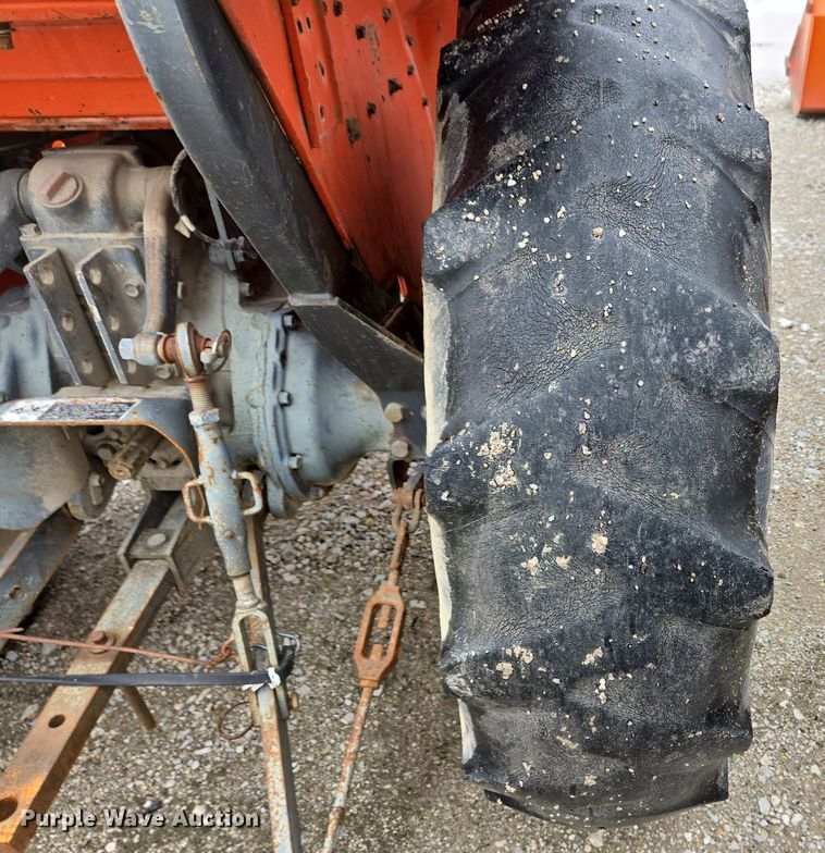 image for item EM6014 Kubota L2900 HFWD tractor