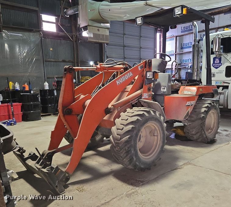 image for item EM6015 2014 Kubota R520S wheel loader