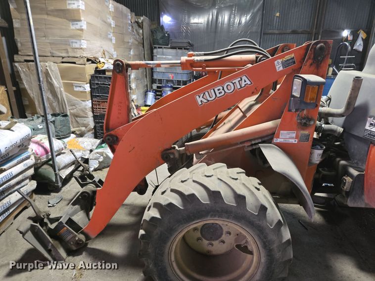 image for item EM6015 2014 Kubota R520S wheel loader