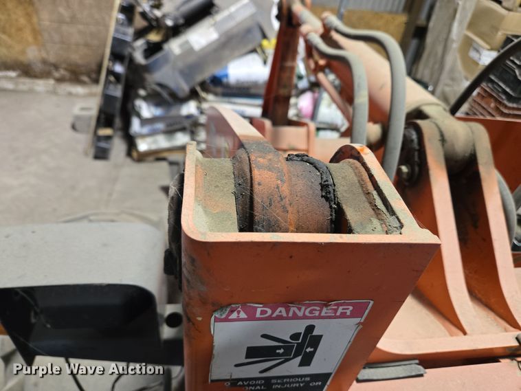 image for item EM6015 2014 Kubota R520S wheel loader